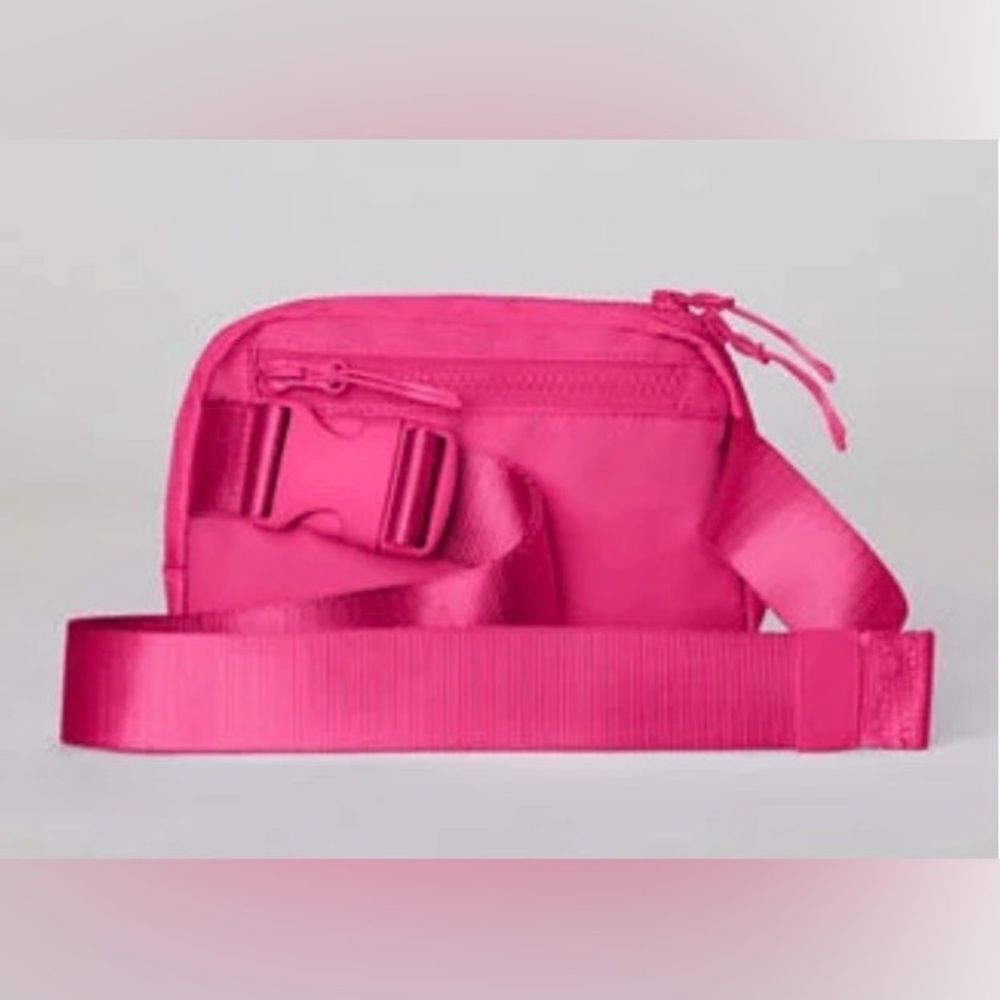 NWT Fabletics *Pink Crush* The Belt Bag - Picture 4 of 5